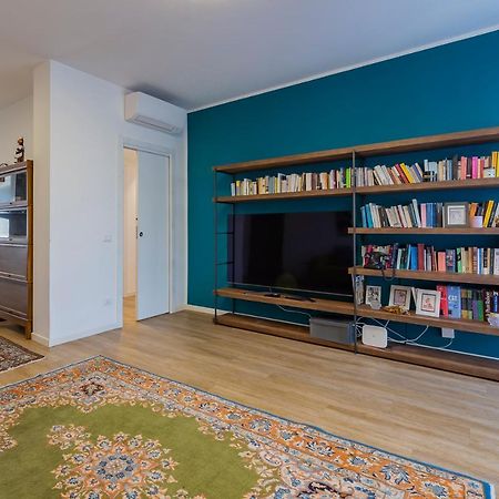 Luxury Apartment Near Navigli - Anemoni 5 Milan Bagian luar foto