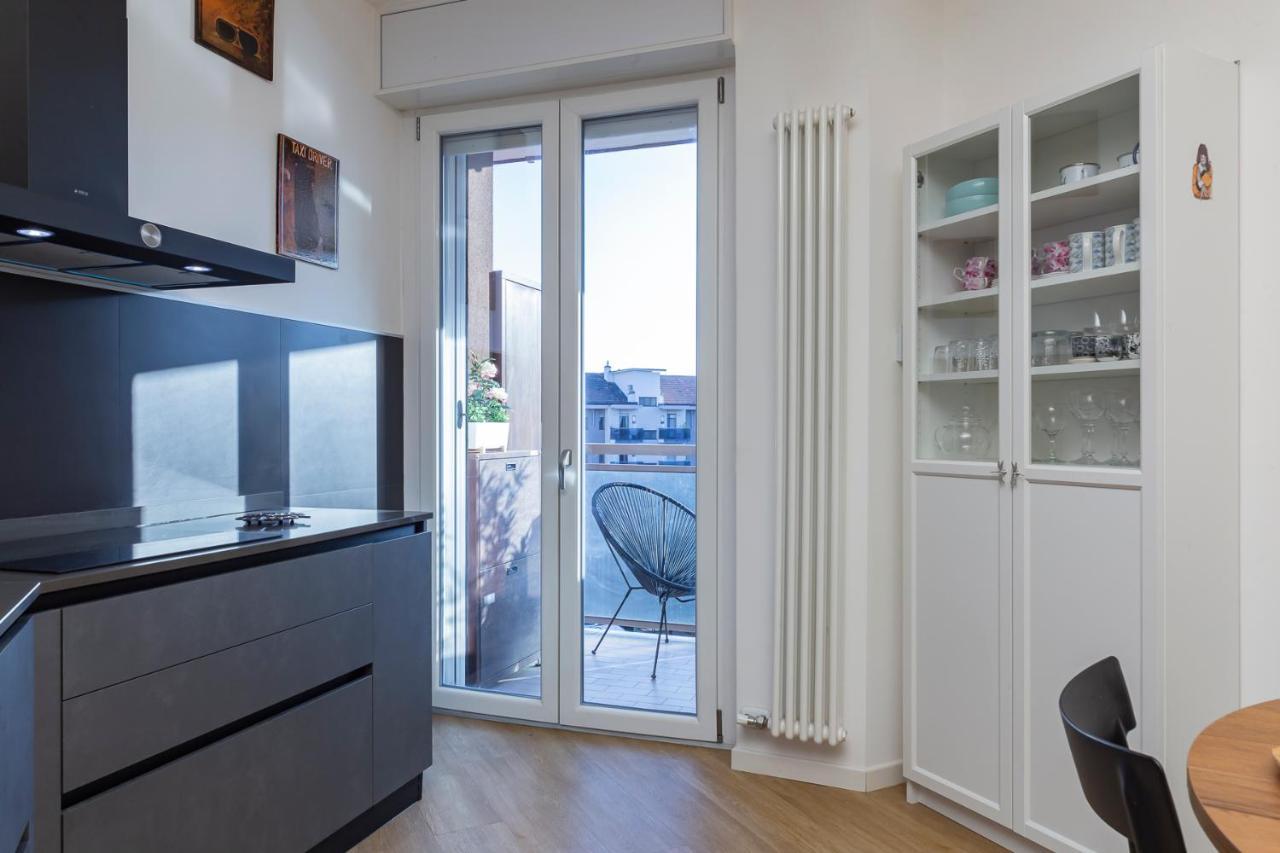 Luxury Apartment Near Navigli - Anemoni 5 Milan Bagian luar foto