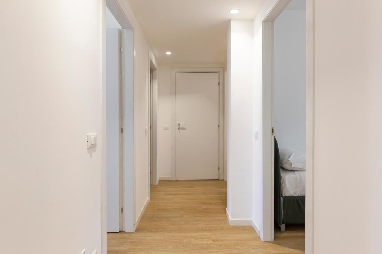 Luxury Apartment Near Navigli - Anemoni 5 Milan Bagian luar foto