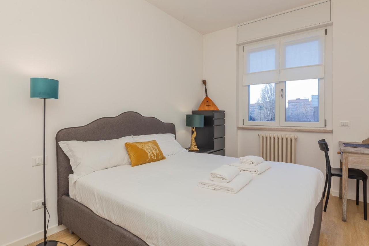 Luxury Apartment Near Navigli - Anemoni 5 Milan Bagian luar foto