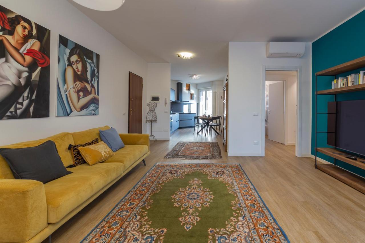 Luxury Apartment Near Navigli - Anemoni 5 Milan Bagian luar foto