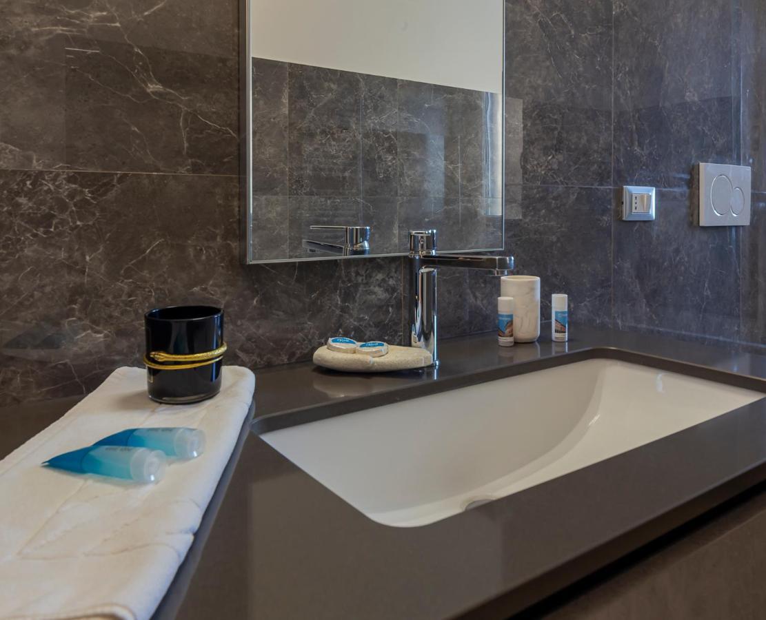 Luxury Apartment Near Navigli - Anemoni 5 Milan Bagian luar foto